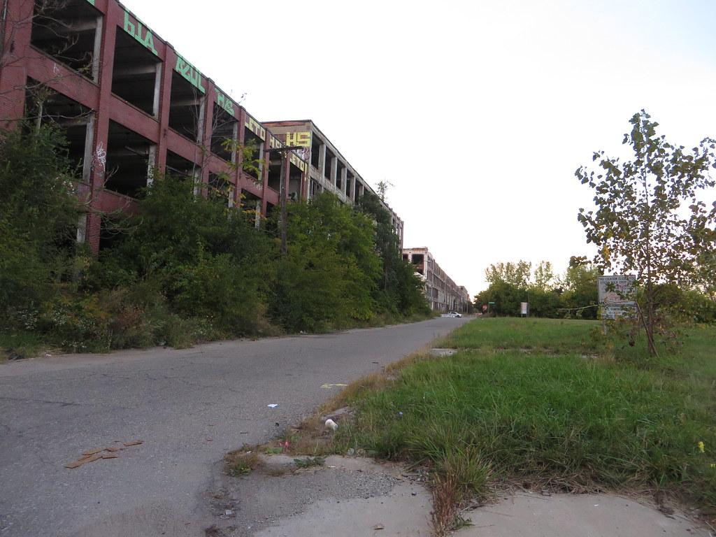 Detroit's Job Market Braces for Economic Headwinds in 2026